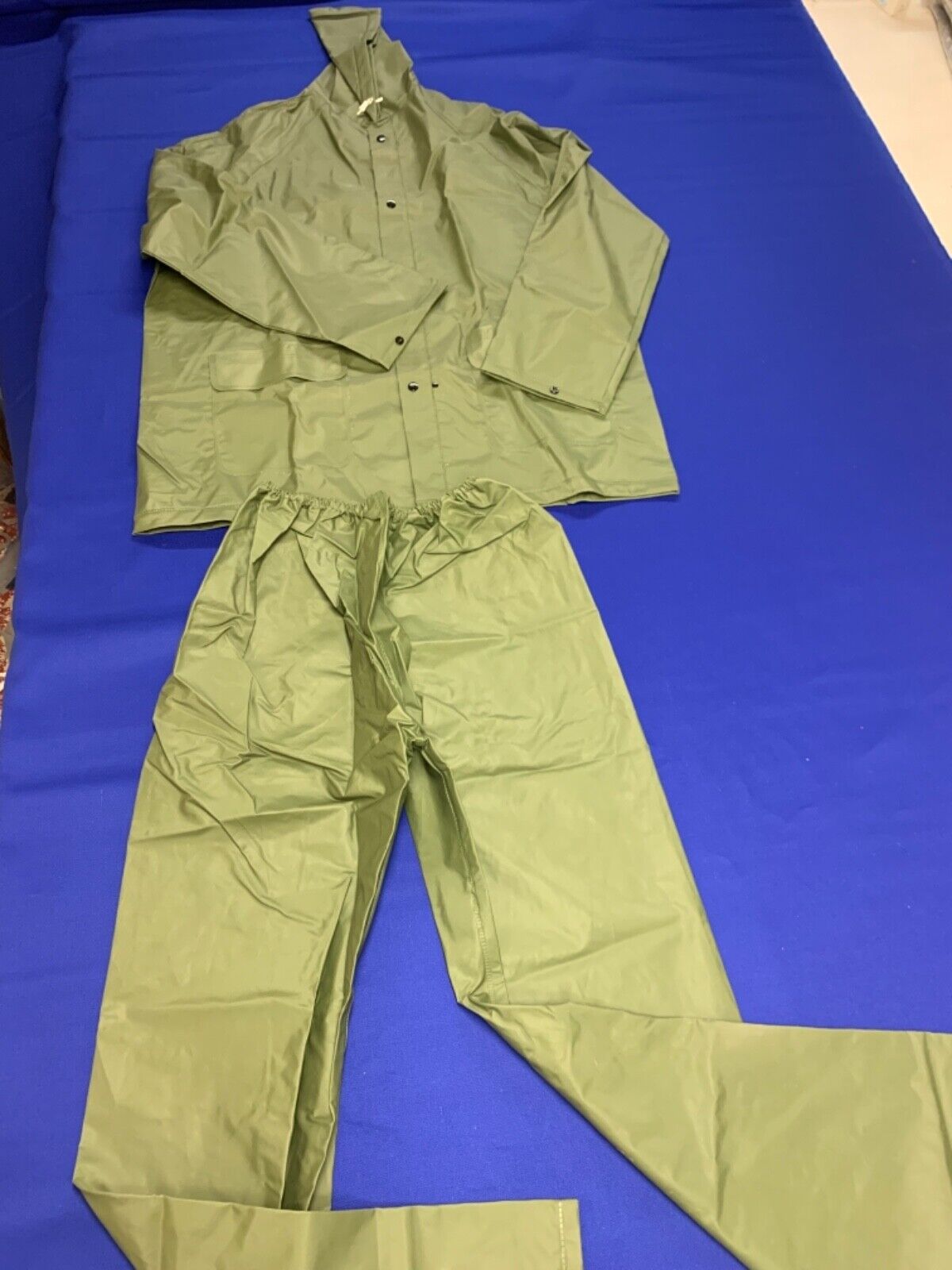 2 Piece Waterproof Rainsuit Green